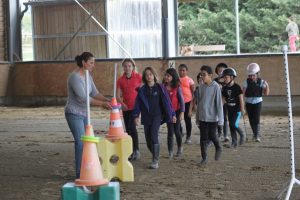 groupe d'enfants à l'école d'équitation Equival Valréas